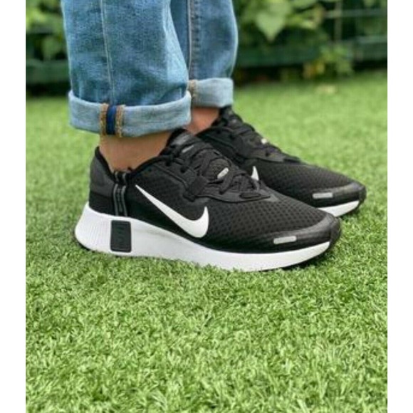 Nike Reposto Mens Running Shoe Black 